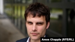 რიკარდ იოზვიაკი. რადიო თავისუფლების რეპორტიორი ბრიუსელში