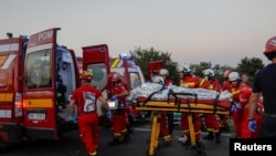 Pacient ars în exploziile de la Crevedia, preluat de serviciile de urgență de la locul tragediei.