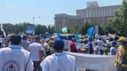 Protest la Parlament: De ce sunt profesorii nemulțumiți că vor preda două ore în plus
