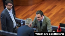 Kryeministri në detyrë, njëherësh kreu i LVV-së, Albin Kurti, në një nga vazhdimet e seancës konstituive. 