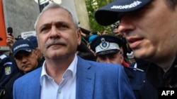 Fostul președinte al PSD a fost eliberat din închisoare după doi ani și două luni de detenție. Imagine din momentul anchetei în dosarul angajărilor fictive. 