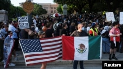 Manifestație în Austin, Texas, în solidaritate cu protestele din Los Angeles. 9 iunie 2025.
