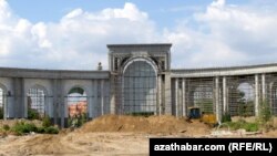 Ýene bir seýilgäh "abatlanýar"