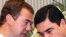 Turkmenistan -- President Gurbanguly Berdymukhamedow (R) and his Russian counterpart Dmitry Medvedev in Turkmenbashi, 13Sep2009