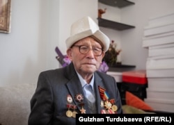 Токой Садыров на войне получил ранение в голову.