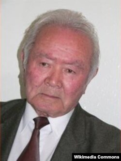 Өскөн Даникеев кыргыз тилинде «Сызма геометрия» окуу китебин жазган (1970-ж.). Ошондой эле ал «Инженердик графика боюнча орусча-кыргызча терминологиялык сөздүгүн» (1974-ж.) түзгөн.