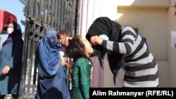 په کابل کې د پولیو پر وړاندې د واکسین یوه څنډه - ارشیف 