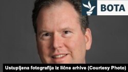 Kurt Bassuener, Këshilli për Politikën e Demokratizimit në Berlin.