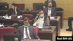 Fadil Novalić (dolje), Fahrudin Solak (u sredini) i Fikret Hodžić (gore) u Sudu BiH na suđenju u predmetu "Respiratori", Sarajevo, 30. maj 2020.