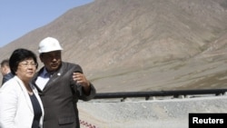 Роза Отунбаева, Камбар-Ата-2 ГЭСинде, 30-август, 2010-жыл