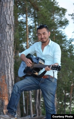 Медербек в Кургане.