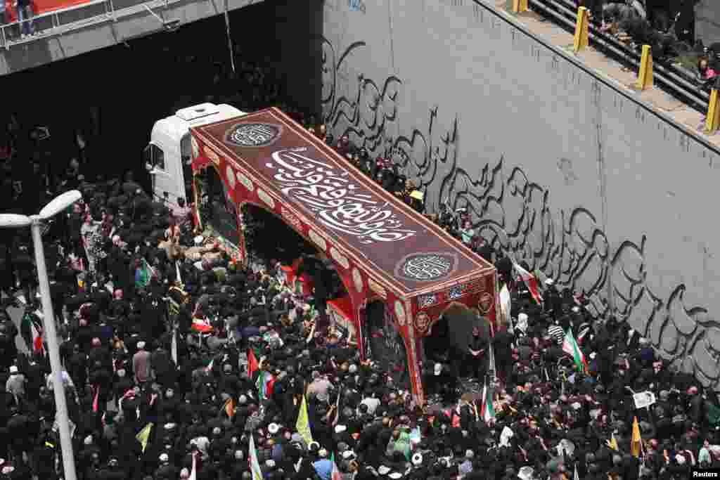 Похоронная процессия иранских военачальников, ученых-атомщиков и других, погибших в результате израильских ударов, Тегеран, Иран, 28 июня 2025 года. Маджид Асгарипур/WANA 