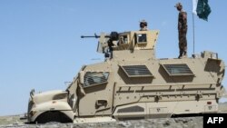 په بلوچستان کې د پاکستان امنیتي سرتېري د ګزمې پر مهال - پخوانی انځور.