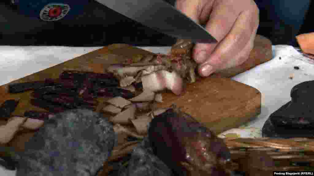 "Svetsko prvenstvo u pravljenju peglane kobasice"