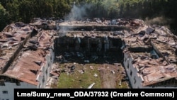 Clădirile Universității de Stat din Sumî după atacul rusesc din 18 august 2025.