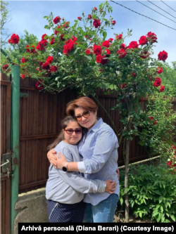 Diana Berari, împreună cu Simona Loredana Filip – cea care a primit, prin transplant, cel de-al doilea rinichi al Deliei