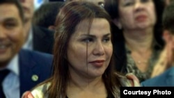 Юлдуз Усмонова Шавкат Мирзиёевни табриклаш тадбирида (Qalampir.uz фотосурати).