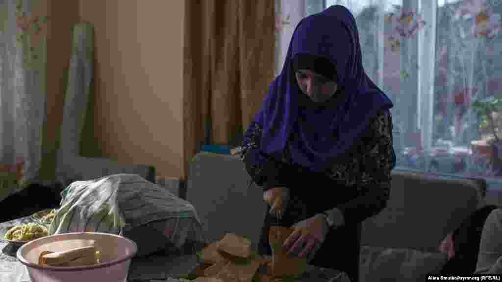 18 квітня у справі з'явилися два нових фігуранти. У ялтинському селищі Краснокам'янка затримали Рефата Алімова&nbsp;й Арсена Джеппарова. Всі шестеро досі перебувають під арештом.