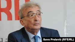 Ovi mladi ljudi protestuju i protiv građana koji nisu izašli (na birališta), protiv ravnodušnosti: Čedomir Čupić