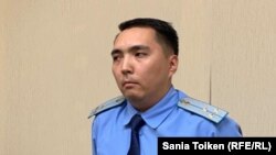Прокурор Аян Конырбаев в здании административного суда. Нур-Султан, 25 августа 2019 года.