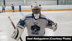 Вратарь детской сборной команды КР по хоккею. 3.12.2017. Чикаго (США)