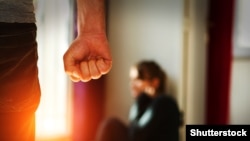 Prema podacima nevladinih organizacija koje vode sigurne kuće, u 2020. godini u odnosu na 2019., prijavljeno nasilje nad ženama je povećano za skoro 50 posto (ilustrativna fotografija)