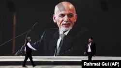 Fostul președinte afgan se află în Emiratele Arabe Unite