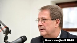 Boško Jakšić, novinar i spoljnopolitčki komentator