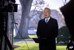 Emisarul special al Casei Albe, Steve Witkoff, în timpul unui interviu în fața Casei Albe, pe 19 martie.