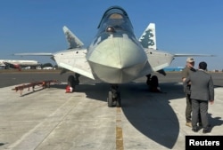 Российский истребитель Су-57 на авиасалоне Aero India 2025 на авиабазе Йелаханка в индийском городе Бангалор. 11 февраля 2025 года.