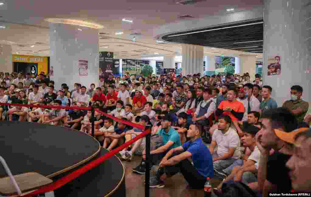 Футбол боюнча Дүйнө чемпионатына жана Азия кубогуна тандоо оюндары 2019-жылы&nbsp;5-сентябрда башталган. 2020-жылы пандемиядан улам оюндар токтотулуп, бир жарым жылдан кийин кайра жанданды.&nbsp;&nbsp; 