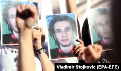 Thousands of protesters in Banja Luka rally to demand "Justice for David" in April 2018.