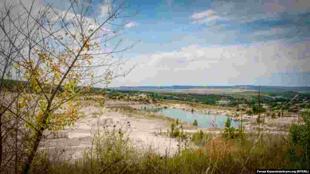 Але не всі знають, що &laquo;озеро&raquo; з'явилося штучним чином
