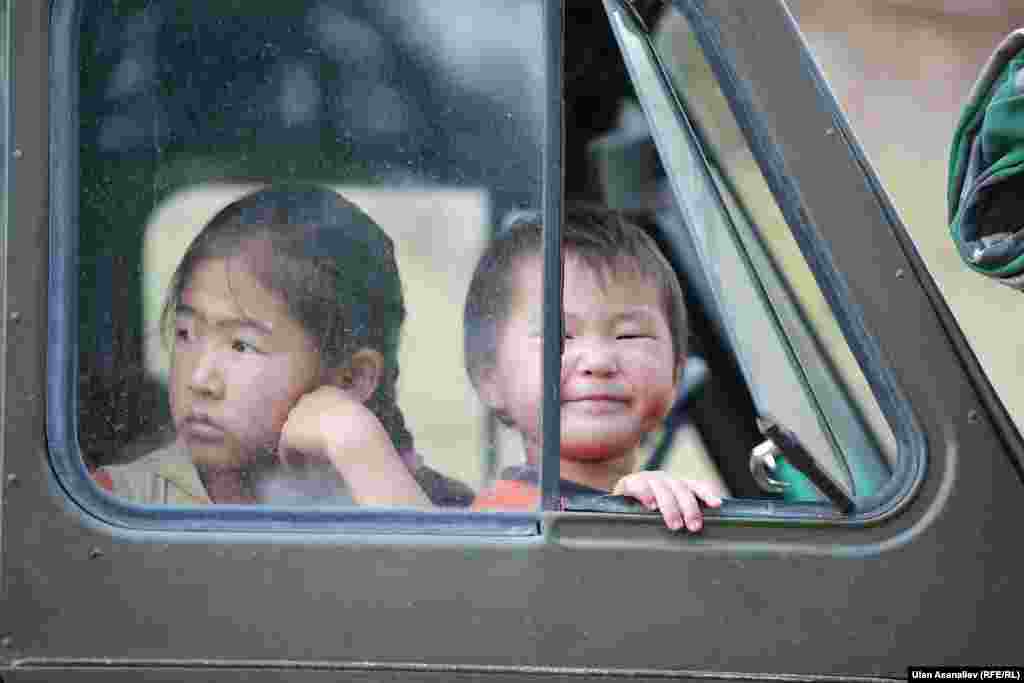 Старый внедорожник "Виллис" до сих пор самый популярный вид транспорта