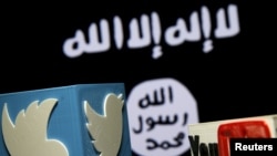 طالبان ادعا کرده‌اند که داعش را سرکوب کرده‌اند، اما این گروه همچنان حملاتی در کابل انجام می‌دهد.
