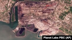 Орусиянын армиясынын камоолунда калган Мариупол шаарындагы “Азовсталь” заводу.