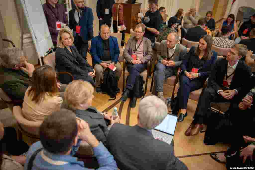 Удзельнікі чацьвёртай Канфэрэнцыі беларусаў сьвету. 24 траўня 2025 году 