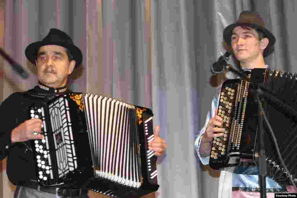 "Туганай" ансамбле