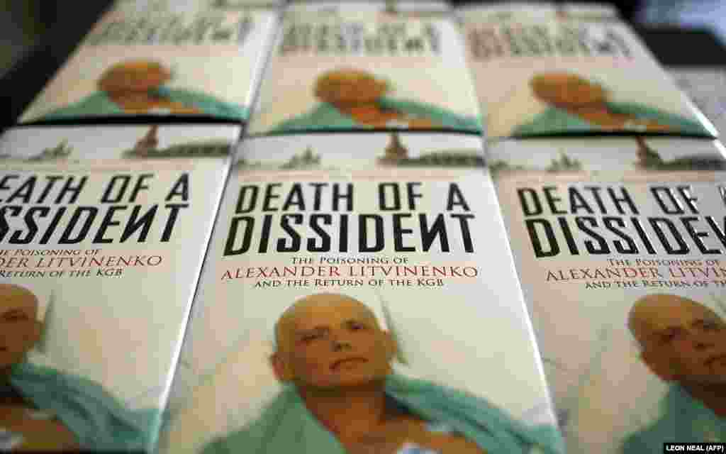 Copies of Death Of A Dissident by Alex Goldfarb and Marina Litvinenko are displayed at a press conference to launch the book at the Foreign Press Association in London on June 19, 2007.&nbsp;During the press conference,&nbsp;Litvinenko​'s widow spoke of her health concerns and the ongoing case to find the person who poisoned her husband.&nbsp;