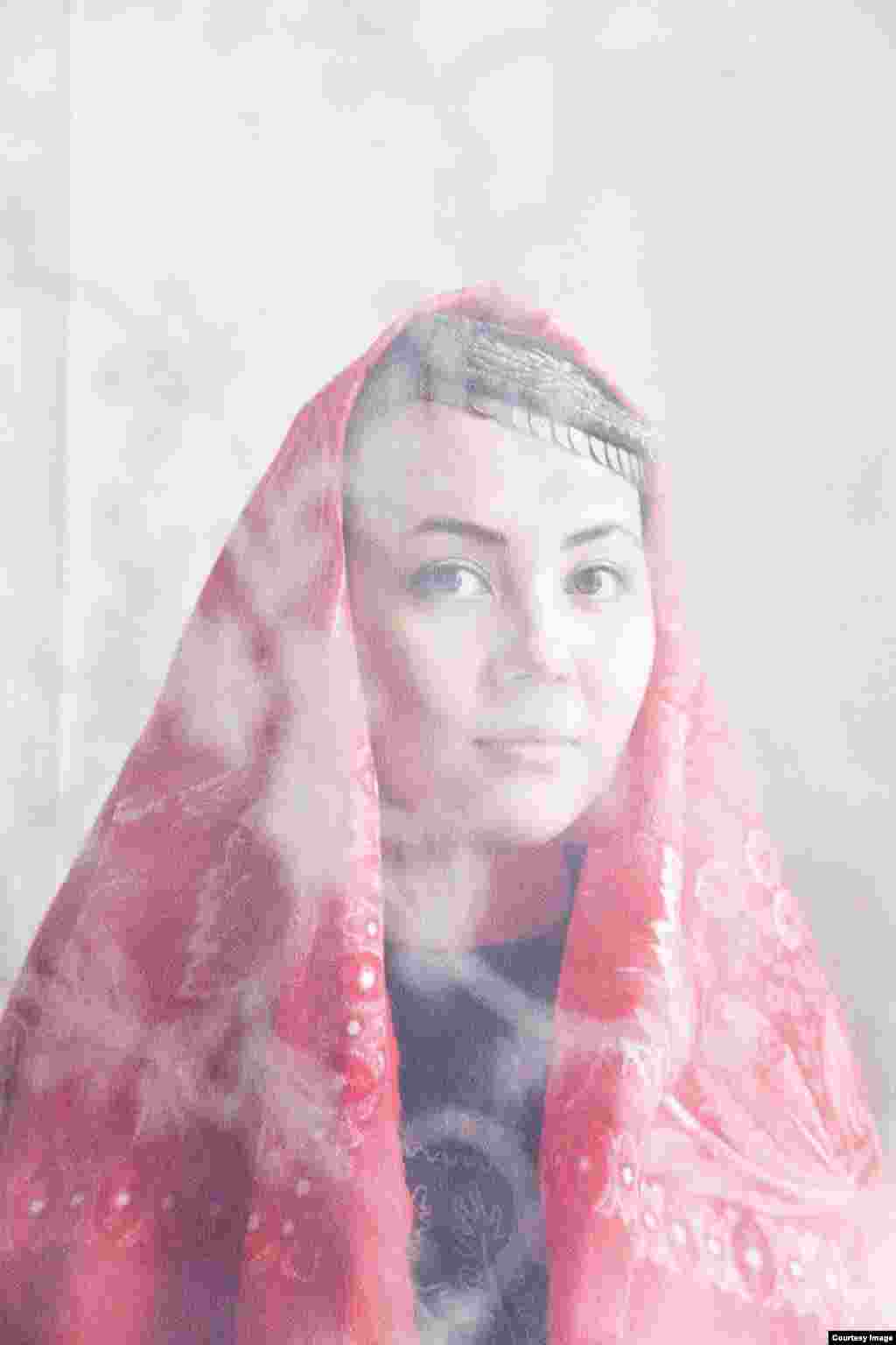 Оксана, 24 года:&nbsp; "Хотя муж у&nbsp;меня русский, но&nbsp;он&nbsp;не был против проведения обряда никах&nbsp;(венчание у&nbsp;мусульман)"