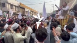 په بنو کې په زرګونو کسانو د ناامنۍ پرضد احتجاج کړی دی