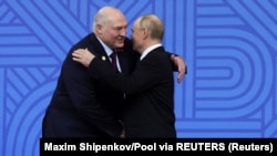 Аляксандар Лукашэнка і Ўладзімір Пуцін, архіўнае фота