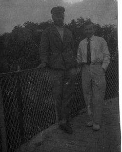 Георгий Папасов (справа), расстрелян в 1938 году