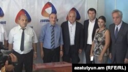 Представители партии «Единение» в Ванадзоре, 26 августа 2016 г․ 
