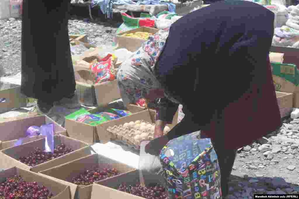 Жыл башында баасы асмандаган сабиз жайма базарда&nbsp;60-65 сомдон сатылып жатат.