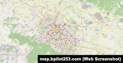 Картата проследява не само превозните средства в града, но и в близките малки населени места.