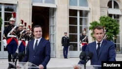 Presidenti i Francës, Emmanuel Macron dhe kryeministri i Kosovës, Albin Kurti. 