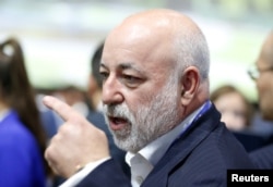 Один з головних колекціонерів «яєць Фаберже» в Росії олігарх Віктор Вексельберг