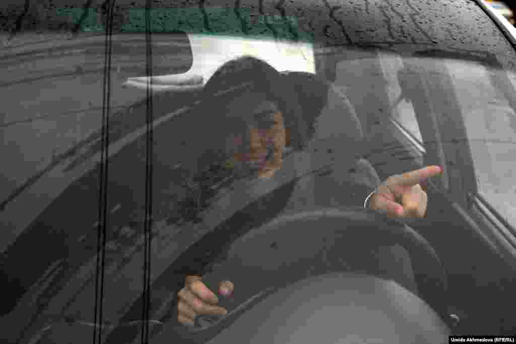 "Қазақстанға кетер ме едің?" деген сұрағыма Наргиза: "Оқуға барар едім, бірақ тұрмас едім. Ташкентім ұнайды" деп жауап қайырды.