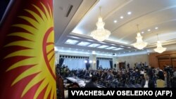 Заседание депутатов парламента в госрезиденции «Ала-Арча». 10 октября 2020 года. 